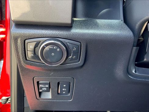 Used 2018 Ford F150 XLT w/ Equipment Group 302A Luxury AWD/4WD image 33