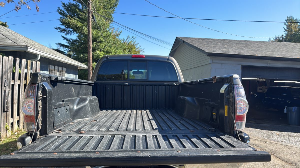 Used 2013 Toyota Tacoma 4x4 Access Cab V6 w/ TRD Off-Road Pkg image 15