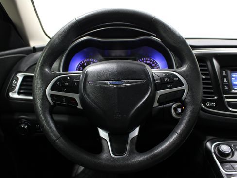 Used 2015 Chrysler 200 Limited FWD image 10