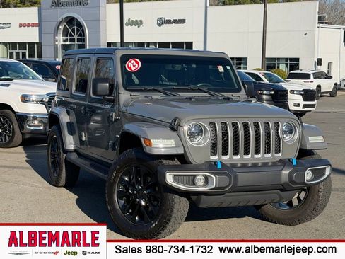 Used 2023 Jeep Wrangler Unlimited Sahara w/ Cold Weather Group AWD/4WD image 1