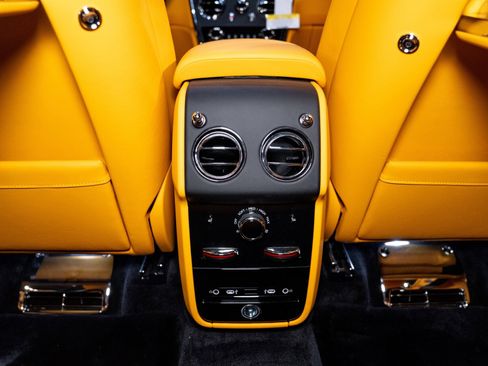 Used 2026 Rolls-Royce Cullinan image 20