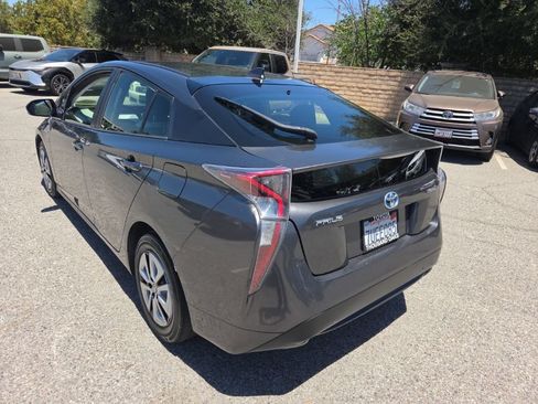Used 2016 Toyota Prius Three FWD image 3