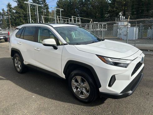 Used 2023 Toyota RAV4 XLE w/ Convenience Package image 3