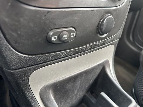 Used 2011 Chevrolet HHR LT FWD image 4