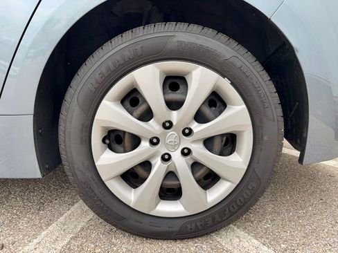 Used 2023 Toyota Corolla LE FWD image 25