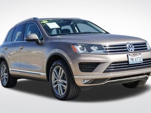 Used 2016 Volkswagen Touareg TDI image 3