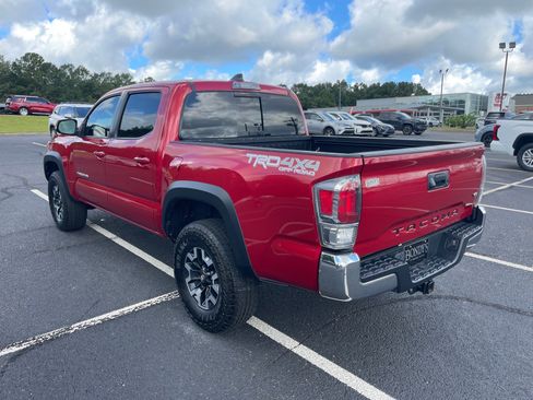 Used 2023 Toyota Tacoma TRD Off-Road AWD/4WD image 14