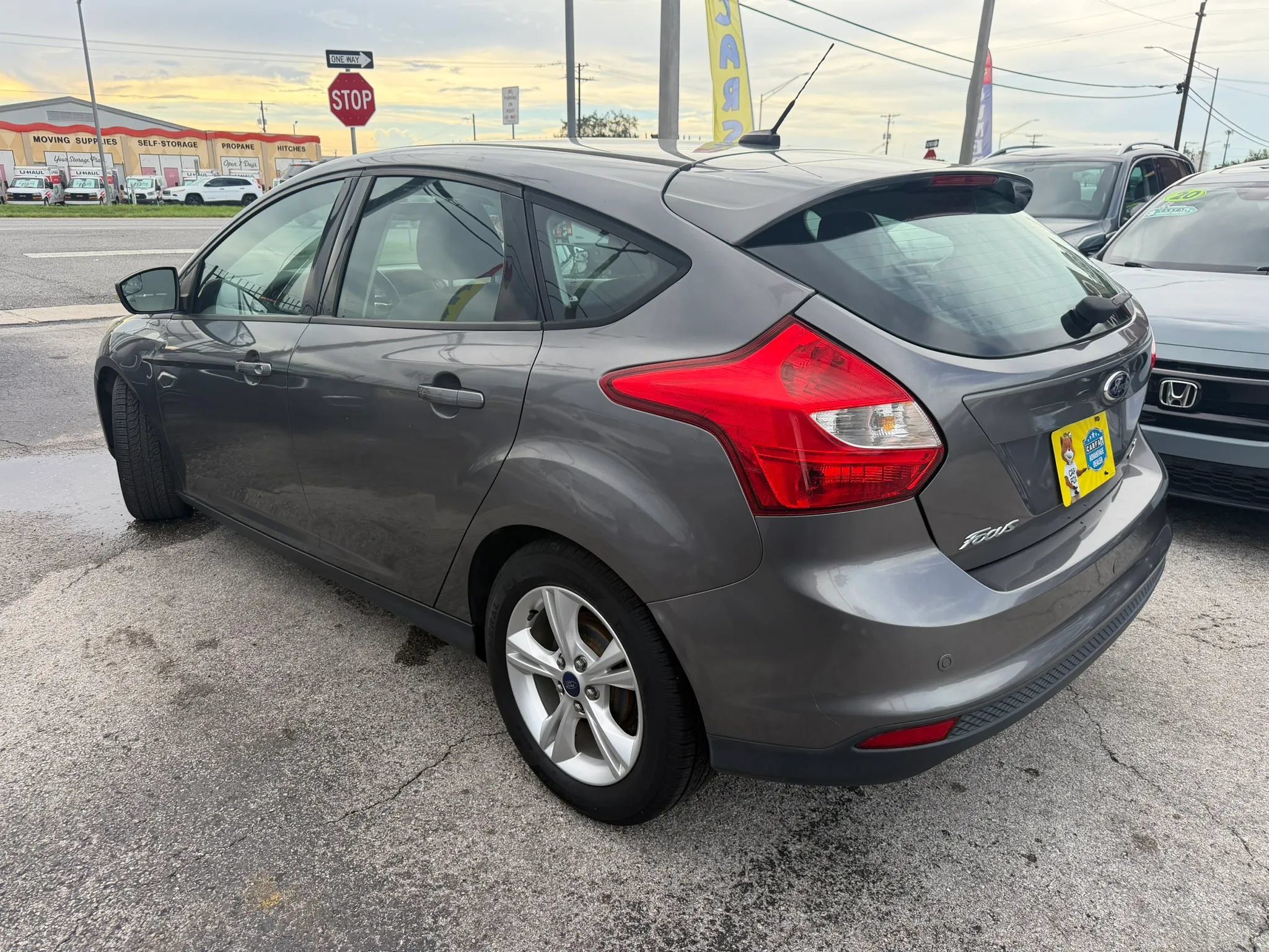 Used 2014 Ford Focus SE w/ SE Winter Package FWD image 6
