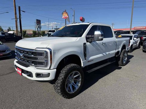 Used 2023 Ford F350 Platinum AWD/4WD image 3