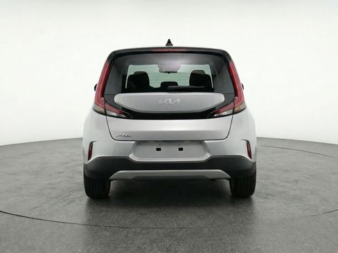 Used 2025 Kia Soul LX w/ LX Technology Package FWD image 7