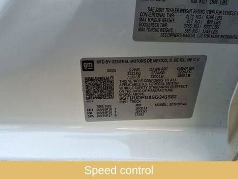 Used 2025 GMC Sierra 1500 SLT AWD/4WD image 32
