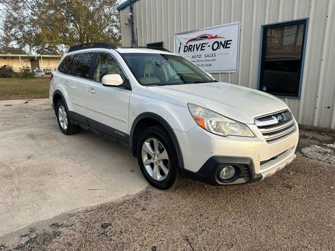 Used 2014 Subaru Outback 2.5i Limited image 3