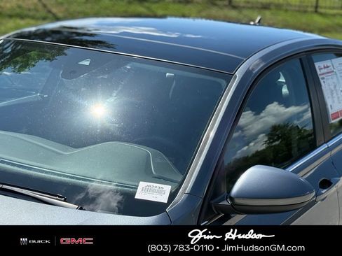 Used 2024 Volkswagen Jetta SE FWD image 11