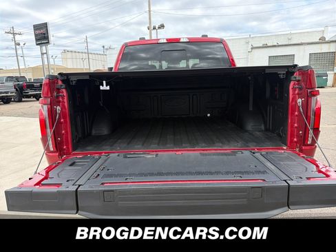 Used 2025 Ford F150 Lariat w/ Equipment Group 501A Mid AWD/4WD image 9