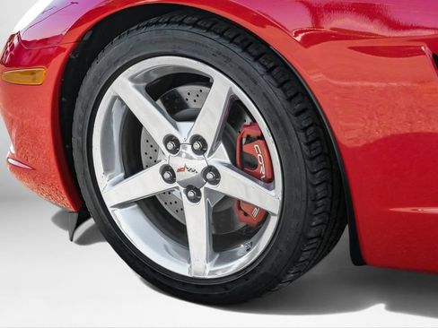 Used 2006 Chevrolet Corvette Convertible w/ Preferred Equipment Group RWD image 39