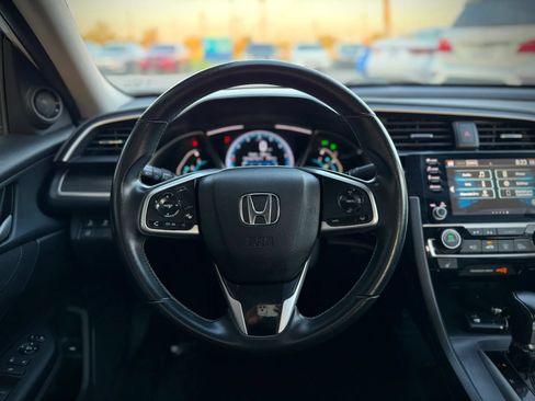 Used 2020 Honda Civic EX image 10