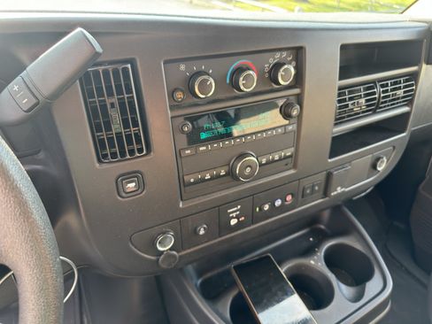 Used 2025 GMC Savana 3500 LT w/ LT Preferred Equipment Group RWD image 26
