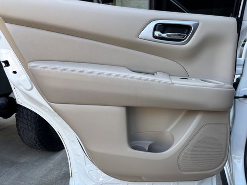 Used 2015 Nissan Pathfinder SL w/ SL Premium Package image 64