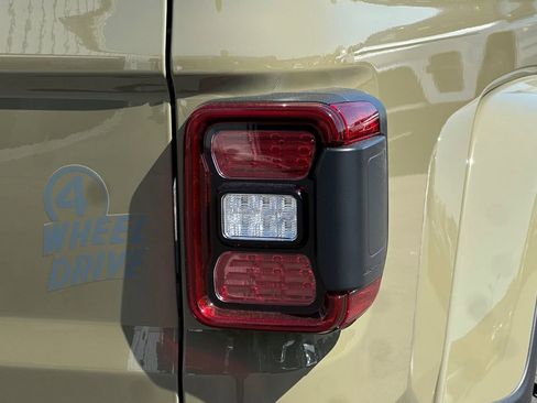 New 2026 Jeep Gladiator Sport image 25