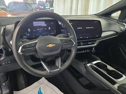 Used 2026 Chevrolet Equinox EV LT FWD image 3