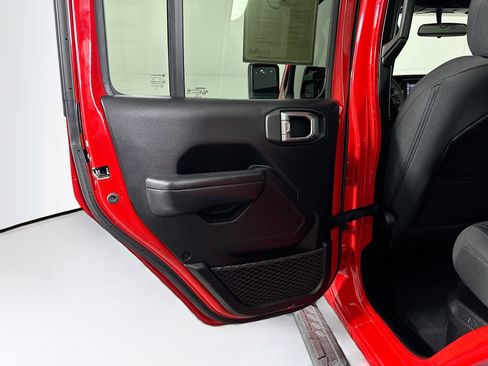 Used 2023 Jeep Wrangler Unlimited image 24