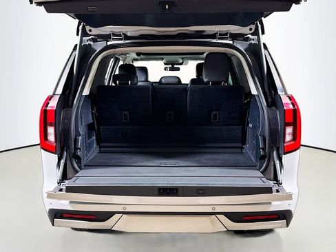 Used 2025 Ford Expedition Platinum AWD/4WD image 26