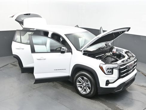 Used 2025 GMC Terrain Elevation image 27