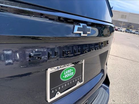 Used 2025 Chevrolet Suburban Z71 AWD/4WD image 30