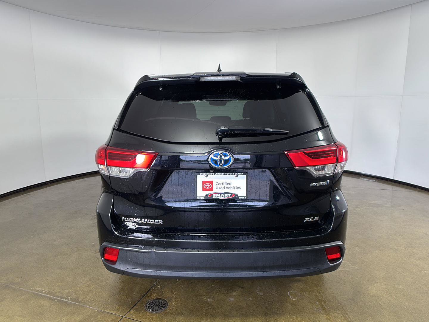 Used 2018 Toyota Highlander XLE AWD/4WD image 11
