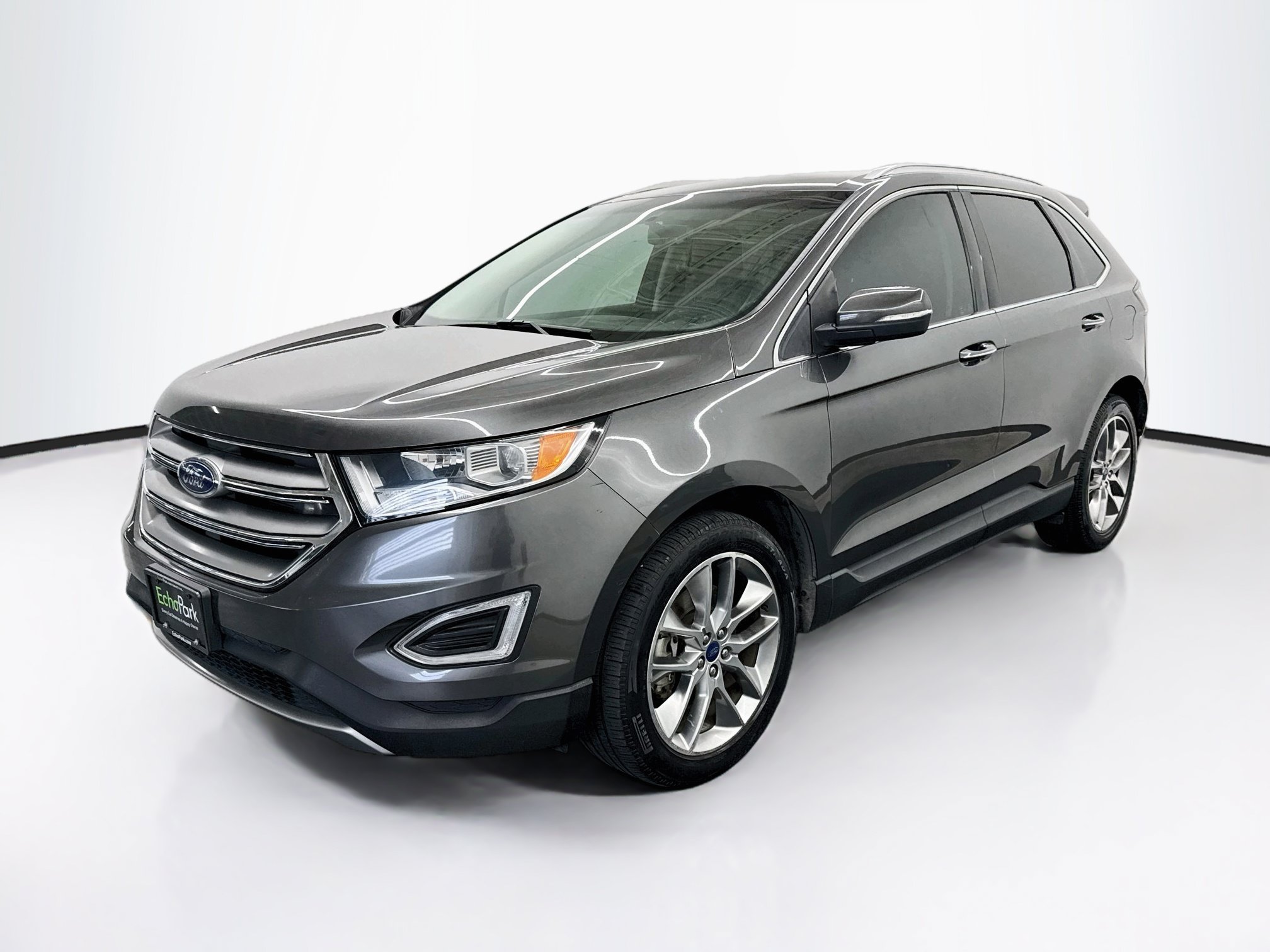 Used 2015 Ford Edge Titanium w/ Technology Package FWD image 3