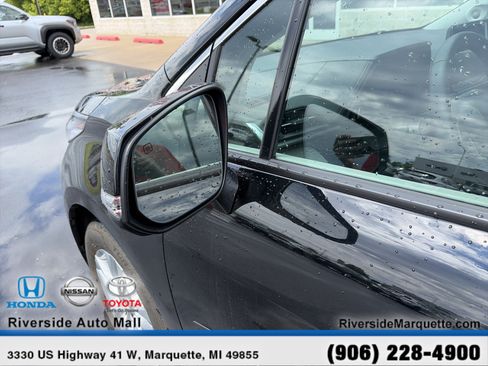 Used 2024 Toyota Sienna Limited AWD/4WD image 5