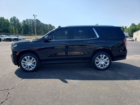 Used 2024 Chevrolet Tahoe High Country RWD image 6