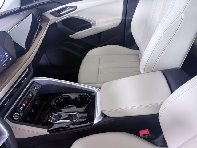 Certified 2025 Audi Q5 Premium w/ Convenience Package AWD/4WD image 10
