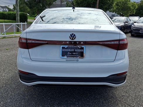 Used 2025 Volkswagen Jetta Sport FWD image 5