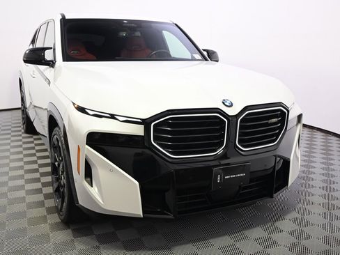Used 2023 BMW XM AWD/4WD image 9
