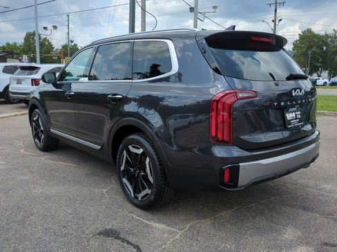 Certified 2025 Kia Telluride S FWD image 7