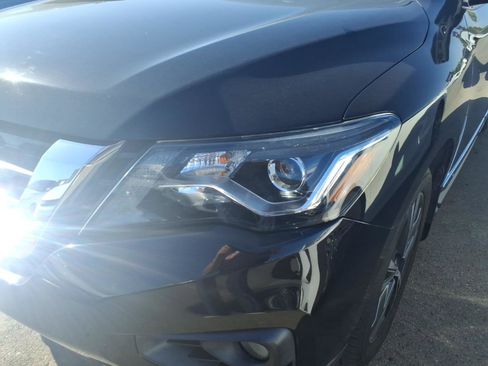 Certified 2020 Nissan Pathfinder Platinum FWD image 2