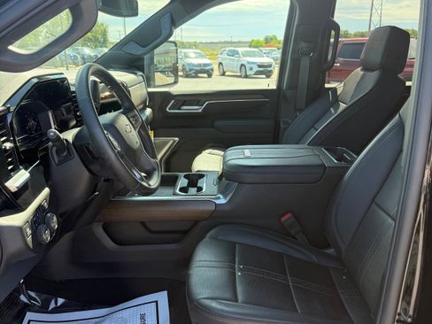 Used 2025 Chevrolet Silverado 2500 High Country w/ Z71 Off-Road Package AWD/4WD image 14