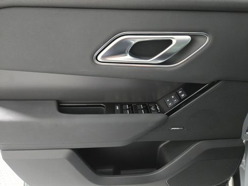 Used 2024 Land Rover Range Rover Velar Dynamic SE image 22