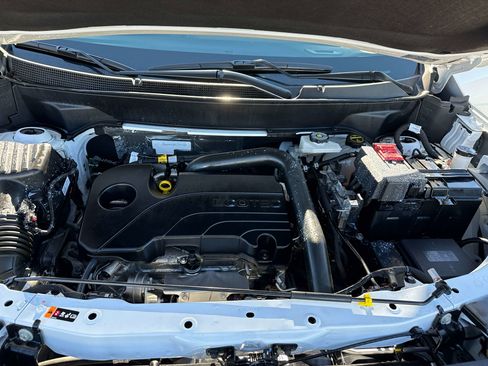 Used 2025 Chevrolet Equinox LT image 9