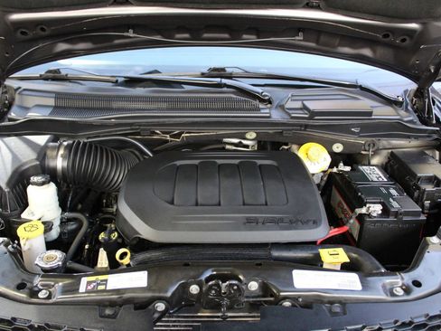 Used 2019 Dodge Grand Caravan SE FWD image 32