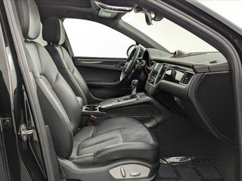 Used 2018 Porsche Macan Sport Edition image 22