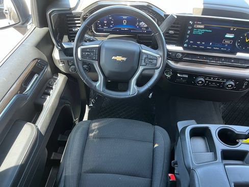 Used 2022 Chevrolet Silverado 1500 LT AWD/4WD image 13