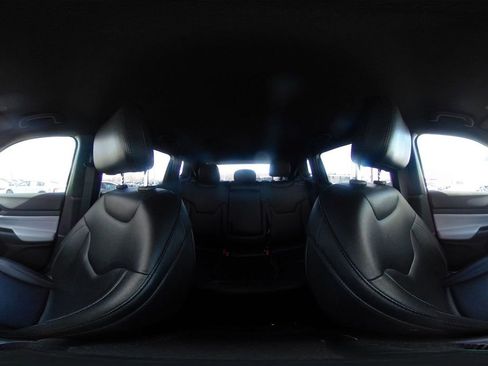 Used 2025 Jeep Compass Limited image 43