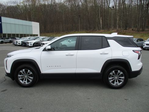 Used 2025 Chevrolet Equinox LT AWD/4WD image 8