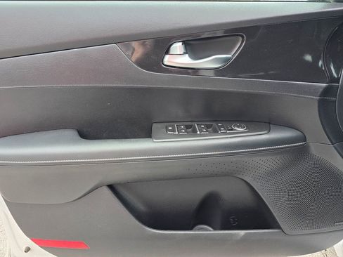 Used 2024 Kia Forte GT-Line w/ GT-Line Premium Package image 8