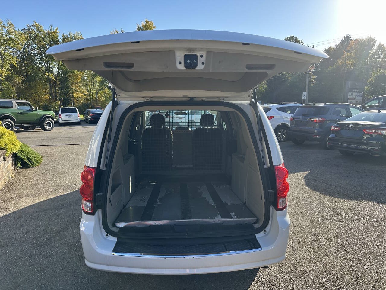 Used 2015 RAM C/V Tradesman FWD image 6