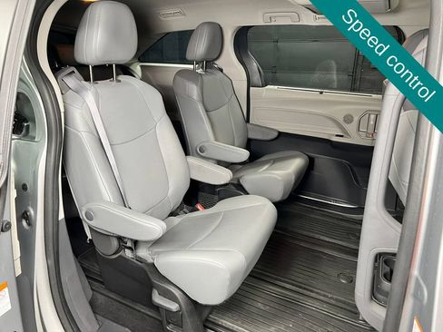 Used 2024 Toyota Sienna XLE w/ XLE Plus Package AWD/4WD image 16