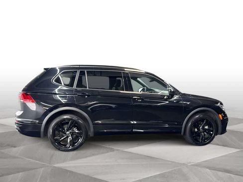Certified 2023 Volkswagen Tiguan SE R-Line FWD image 9