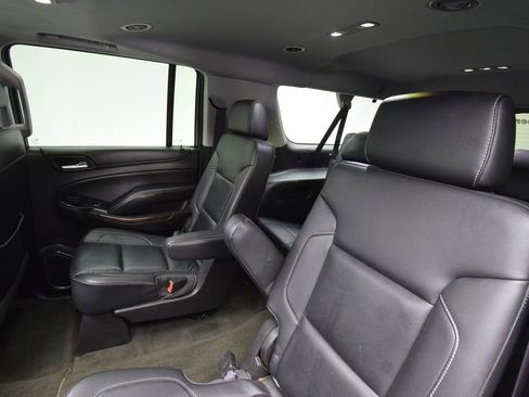 Used 2016 Chevrolet Suburban LT image 19